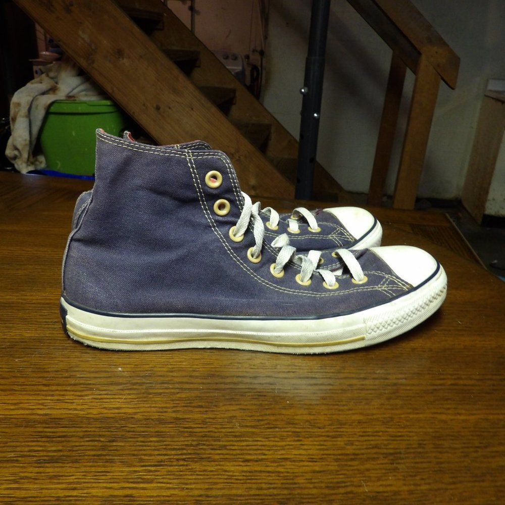 Vintage Men's Converse All-Stars Chuck Taylors High Top Sneakers